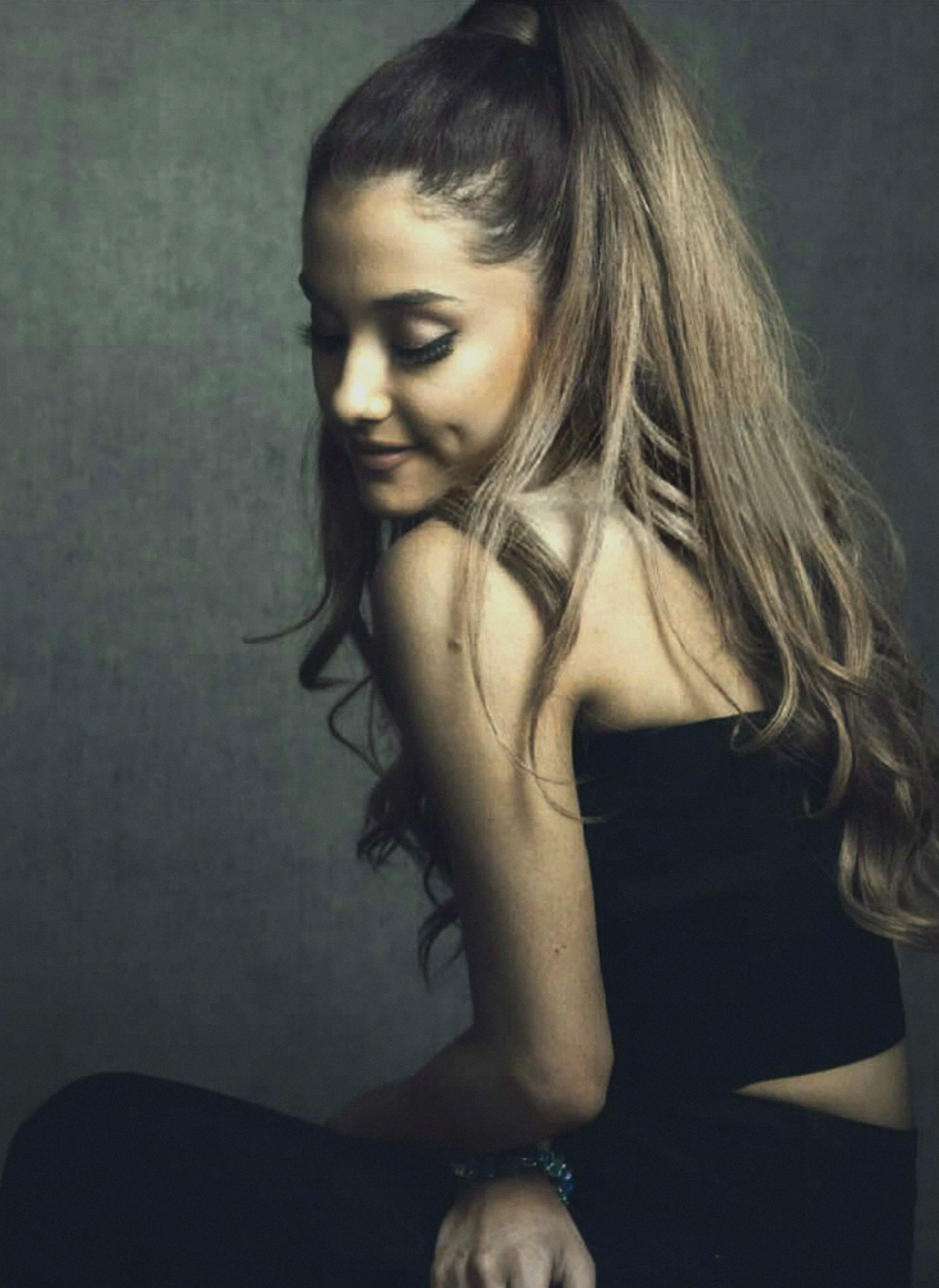 Featured image of post Ariana Grande 2014 Photoshoot