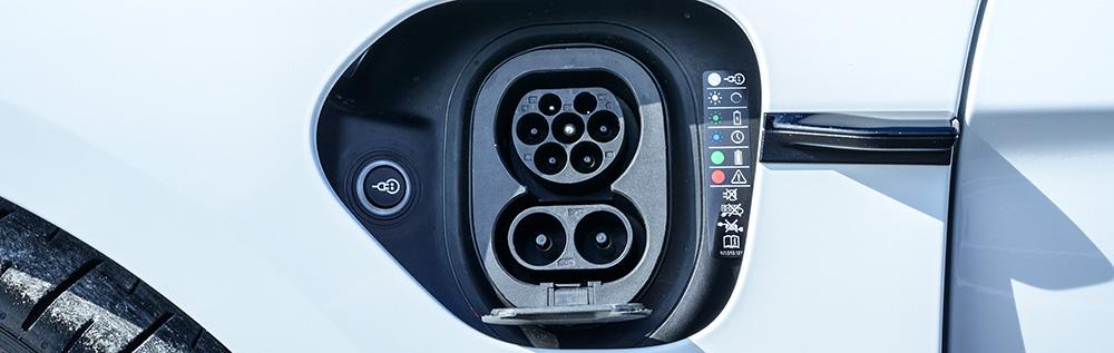 Featured image of post Porsche Taycan Charger Type
