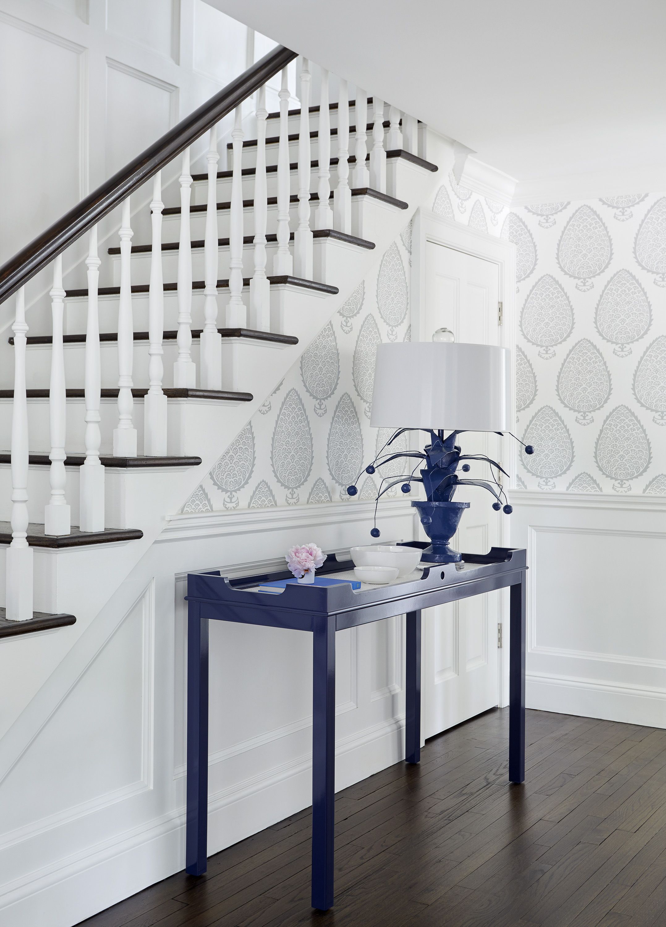 Featured image of post Wallpaper Foyer Accent Wall